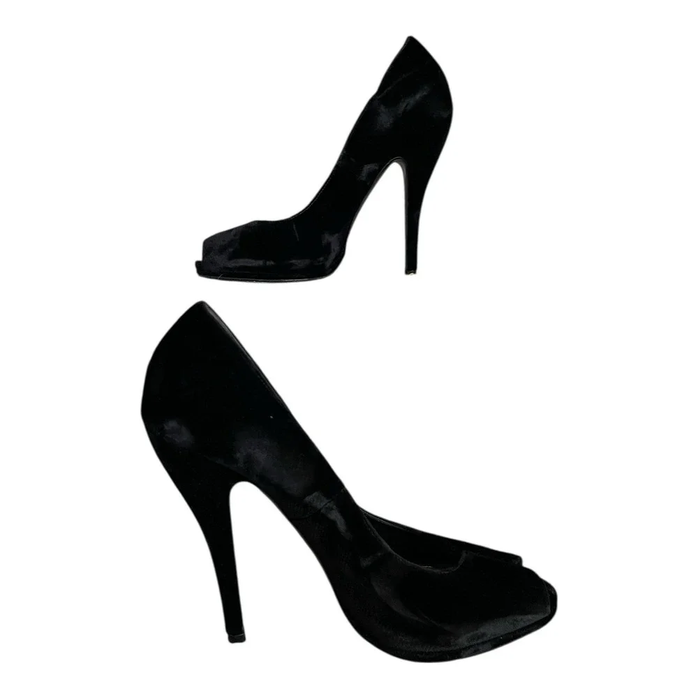 Gucci Elizabeth Black Velvet Peep Toe Stiletto 306106 Size 41 - Picture 4 of 12